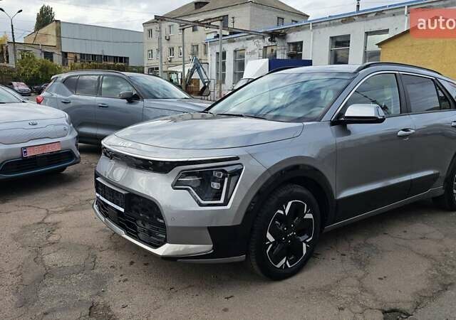 Серый Киа Niro, объемом двигателя 0 л и пробегом 30 тыс. км за 33800 $, фото 1 на Automoto.ua
