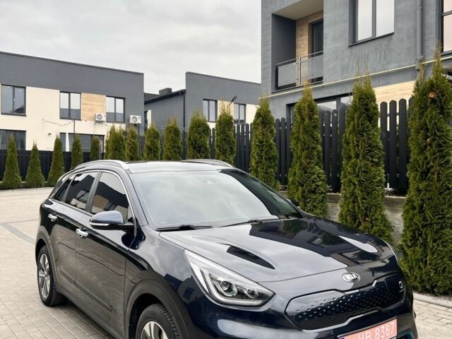 Синій Кіа Niro, об'ємом двигуна 0 л та пробігом 65 тис. км за 17600 $, фото 1 на Automoto.ua