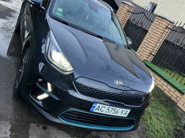 Синий Киа Niro, объемом двигателя 0 л и пробегом 140 тыс. км за 19200 $, фото 1 на Automoto.ua