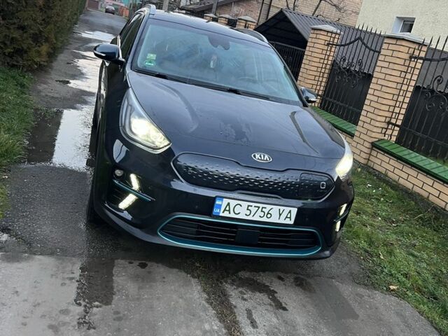 Синий Киа Niro, объемом двигателя 0 л и пробегом 145 тыс. км за 18800 $, фото 1 на Automoto.ua