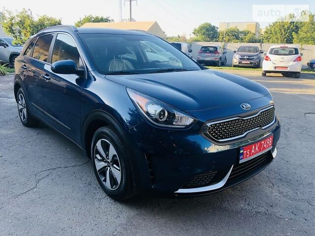 Синий Киа Niro, объемом двигателя 1.6 л и пробегом 80 тыс. км за 17999 $, фото 1 на Automoto.ua