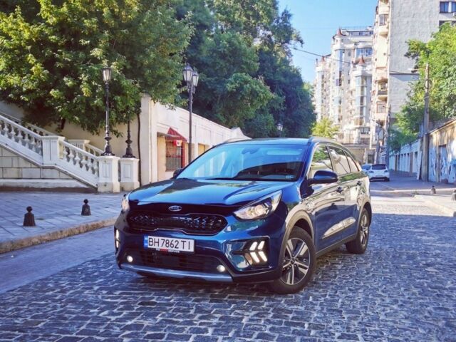 Синій Кіа Niro, об'ємом двигуна 1.6 л та пробігом 16 тис. км за 28000 $, фото 1 на Automoto.ua