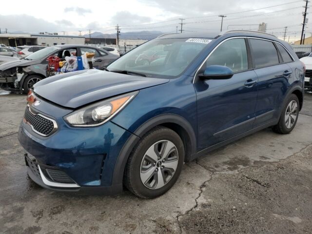 Синий Киа Niro, объемом двигателя 1.6 л и пробегом 168 тыс. км за 9650 $, фото 1 на Automoto.ua