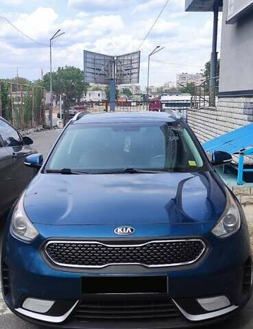 Синий Киа Niro, объемом двигателя 1.58 л и пробегом 299 тыс. км за 12800 $, фото 1 на Automoto.ua