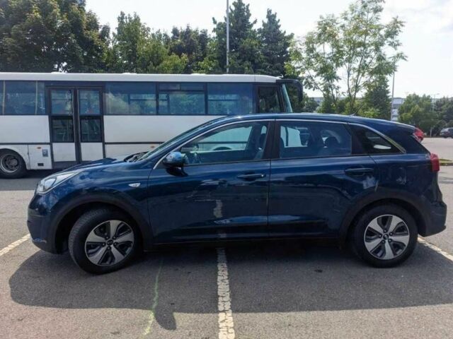 Синий Киа Niro, объемом двигателя 1.6 л и пробегом 156 тыс. км за 14129 $, фото 1 на Automoto.ua