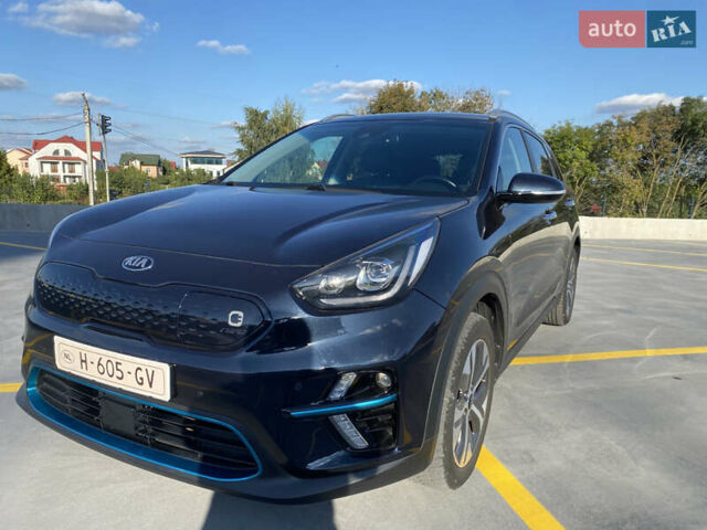 Синий Киа Niro, объемом двигателя 0 л и пробегом 129 тыс. км за 17999 $, фото 1 на Automoto.ua