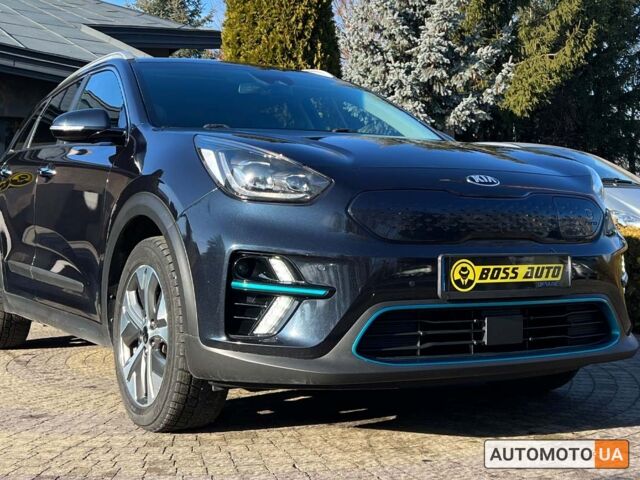 Синий Киа Niro, объемом двигателя 64 л и пробегом 191 тыс. км за 16400 $, фото 1 на Automoto.ua