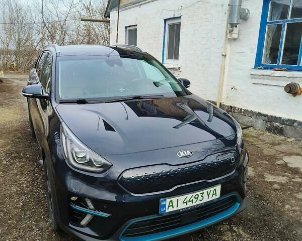 Синий Киа Niro, объемом двигателя 0 л и пробегом 132 тыс. км за 17000 $, фото 1 на Automoto.ua