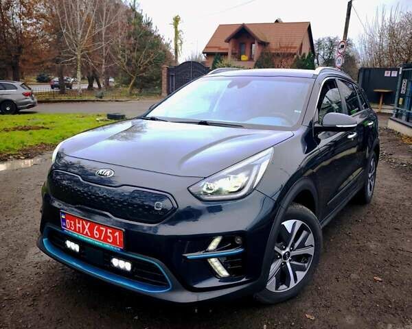 Синій Кіа Niro, об'ємом двигуна 0 л та пробігом 150 тис. км за 18000 $, фото 1 на Automoto.ua