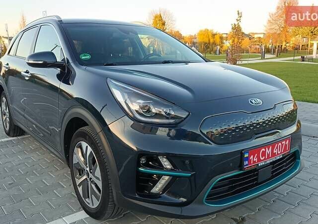 Киа Niro 2020 в Львове на Automoto.ua Синий Киа Niro, объемом двигателя 0 л и пробегом 149 тыс. км за 19900 $, фото 1 на Automoto.ua