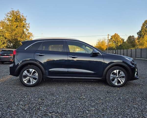 Синий Киа Niro, объемом двигателя 0 л и пробегом 143 тыс. км за 18999 $, фото 1 на Automoto.ua