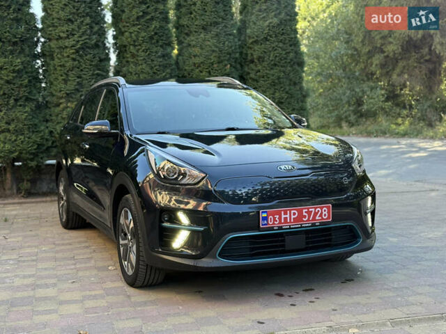 Синий Киа Niro, объемом двигателя 0 л и пробегом 131 тыс. км за 17999 $, фото 1 на Automoto.ua