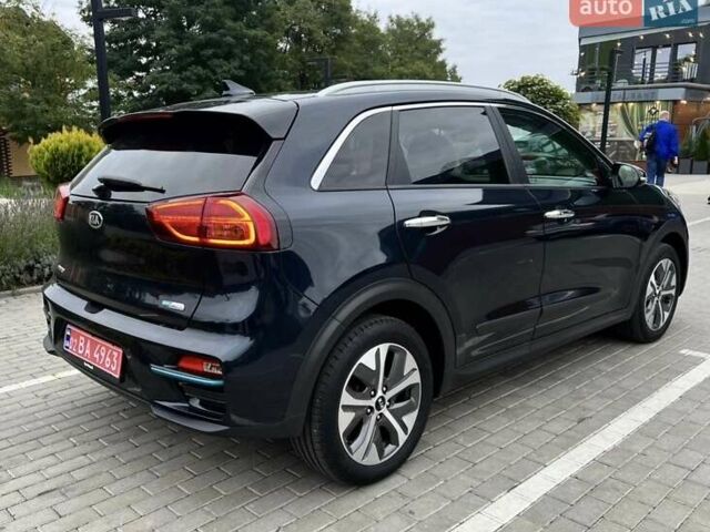 Синий Киа Niro, объемом двигателя 0 л и пробегом 127 тыс. км за 19500 $, фото 1 на Automoto.ua
