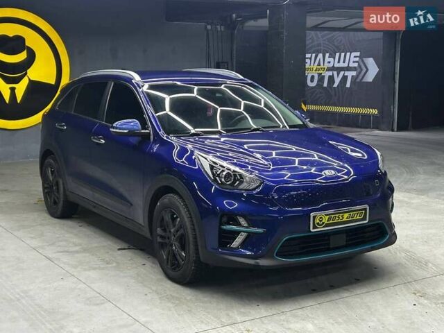 Синий Киа Niro, объемом двигателя 0 л и пробегом 140 тыс. км за 20000 $, фото 1 на Automoto.ua