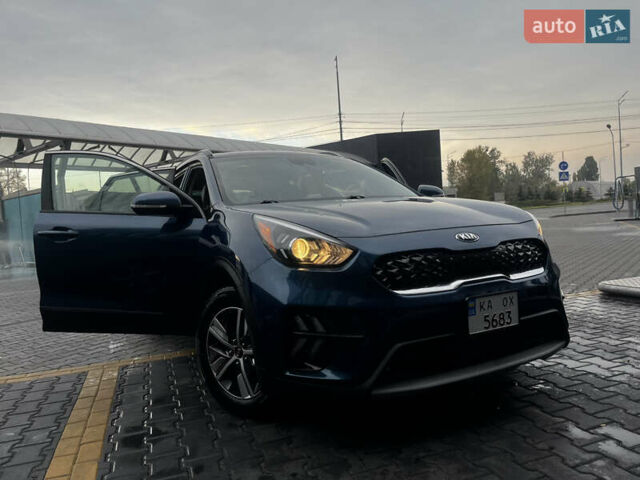 Синий Киа Niro, объемом двигателя 1.58 л и пробегом 58 тыс. км за 24500 $, фото 1 на Automoto.ua