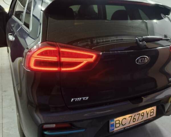 Синий Киа Niro, объемом двигателя 0 л и пробегом 96 тыс. км за 21500 $, фото 1 на Automoto.ua