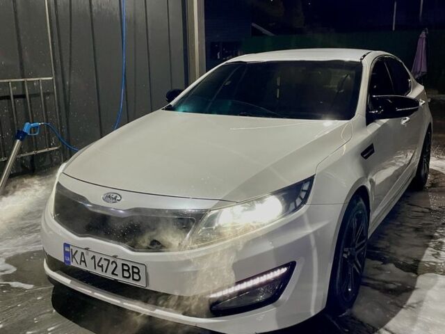 Білий Кіа Оптіма, об'ємом двигуна 2 л та пробігом 262 тис. км за 7550 $, фото 1 на Automoto.ua