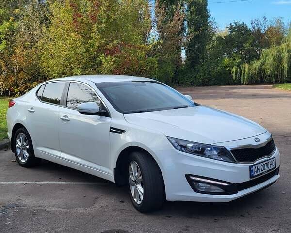 Білий Кіа Оптіма, об'ємом двигуна 2 л та пробігом 223 тис. км за 8600 $, фото 1 на Automoto.ua