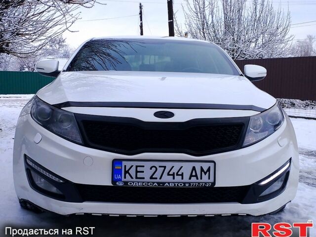 Білий Кіа Оптіма, об'ємом двигуна 2 л та пробігом 167 тис. км за 9000 $, фото 1 на Automoto.ua