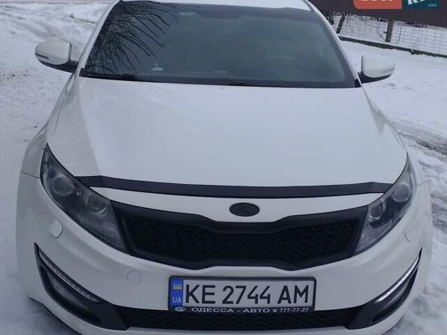 Білий Кіа Оптіма, об'ємом двигуна 2 л та пробігом 167 тис. км за 9000 $, фото 1 на Automoto.ua