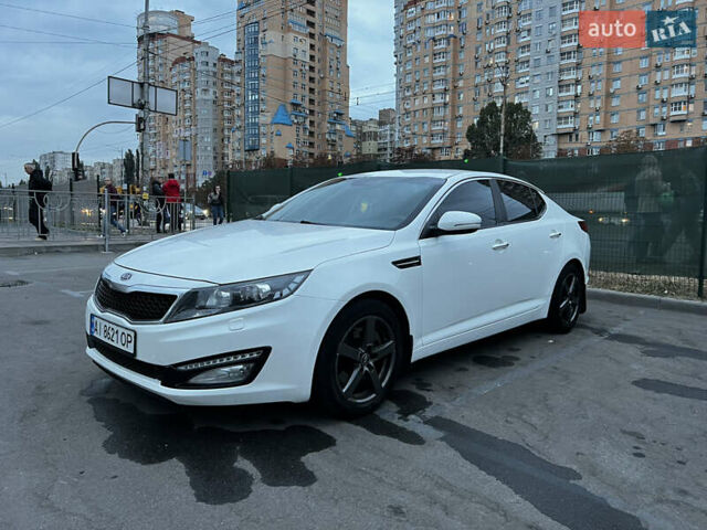 Білий Кіа Оптіма, об'ємом двигуна 2 л та пробігом 272 тис. км за 9000 $, фото 1 на Automoto.ua