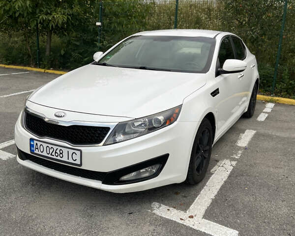Білий Кіа Оптіма, об'ємом двигуна 2.4 л та пробігом 260 тис. км за 7800 $, фото 1 на Automoto.ua