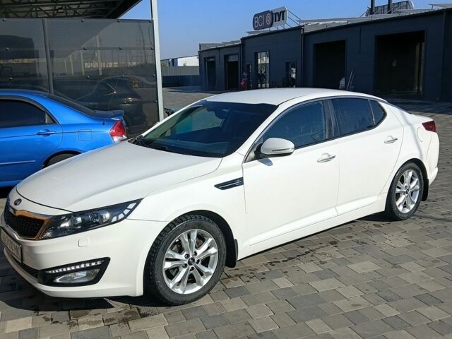 Білий Кіа Оптіма, об'ємом двигуна 2 л та пробігом 208 тис. км за 9500 $, фото 1 на Automoto.ua