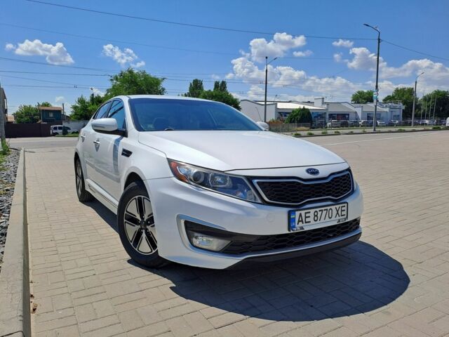 Білий Кіа Оптіма, об'ємом двигуна 2.4 л та пробігом 225 тис. км за 9700 $, фото 1 на Automoto.ua
