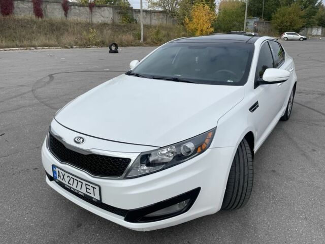 Белый Киа Оптима, объемом двигателя 2.4 л и пробегом 300 тыс. км за 10500 $, фото 1 на Automoto.ua