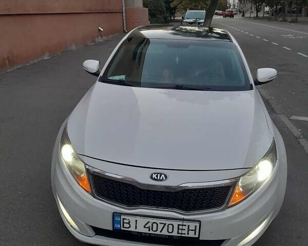 Білий Кіа Оптіма, об'ємом двигуна 2.36 л та пробігом 290 тис. км за 7200 $, фото 1 на Automoto.ua
