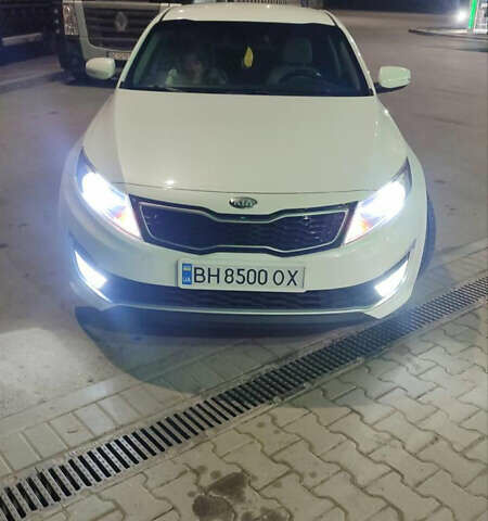 Білий Кіа Оптіма, об'ємом двигуна 2.36 л та пробігом 261 тис. км за 9500 $, фото 1 на Automoto.ua