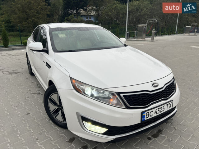 Білий Кіа Оптіма, об'ємом двигуна 2.4 л та пробігом 258 тис. км за 8000 $, фото 1 на Automoto.ua