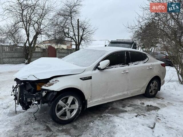 Білий Кіа Оптіма, об'ємом двигуна 2.4 л та пробігом 150 тис. км за 2500 $, фото 1 на Automoto.ua