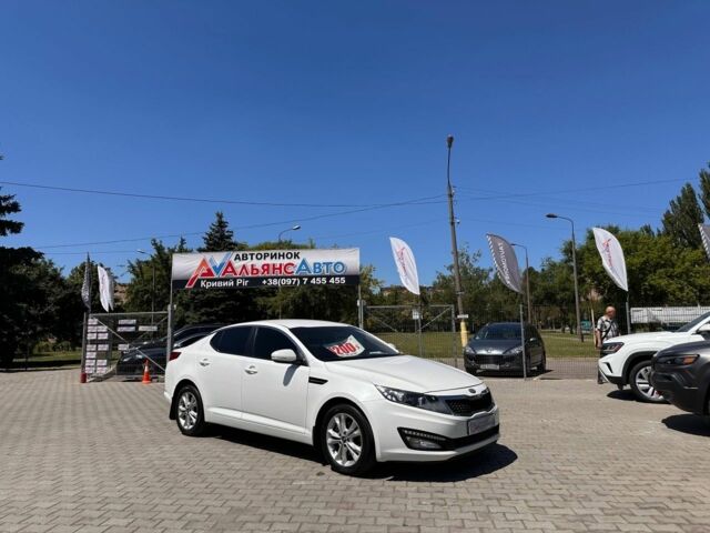 Белый Киа Оптима, объемом двигателя 2 л и пробегом 246 тыс. км за 8900 $, фото 1 на Automoto.ua