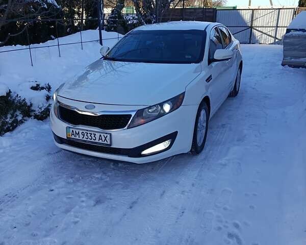 Білий Кіа Оптіма, об'ємом двигуна 2.36 л та пробігом 250 тис. км за 7750 $, фото 1 на Automoto.ua