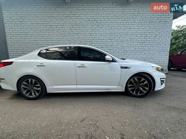 Білий Кіа Оптіма, об'ємом двигуна 2 л та пробігом 280 тис. км за 8999 $, фото 1 на Automoto.ua