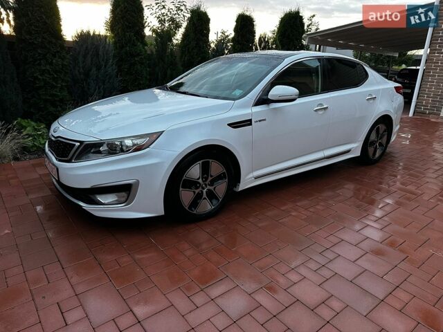 Білий Кіа Оптіма, об'ємом двигуна 2.4 л та пробігом 287 тис. км за 8200 $, фото 1 на Automoto.ua