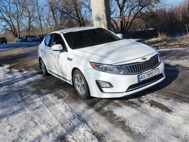 Білий Кіа Оптіма, об'ємом двигуна 2.4 л та пробігом 320 тис. км за 12000 $, фото 1 на Automoto.ua