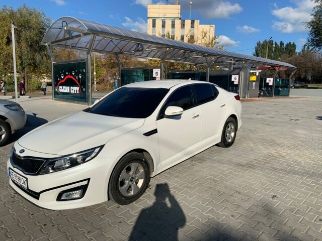 Білий Кіа Оптіма, об'ємом двигуна 2 л та пробігом 128 тис. км за 12600 $, фото 1 на Automoto.ua