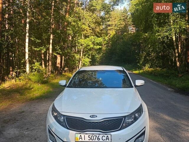 Белый Киа Оптима, объемом двигателя 1.7 л и пробегом 210 тыс. км за 10000 $, фото 1 на Automoto.ua