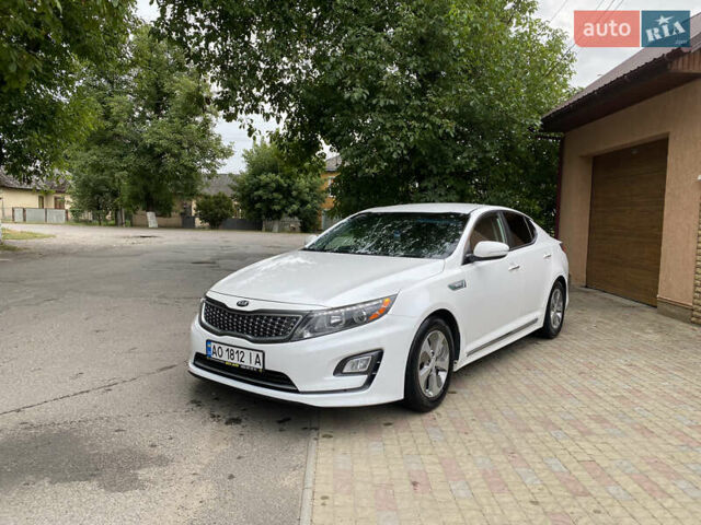 Белый Киа Оптима, объемом двигателя 2.36 л и пробегом 160 тыс. км за 9999 $, фото 1 на Automoto.ua