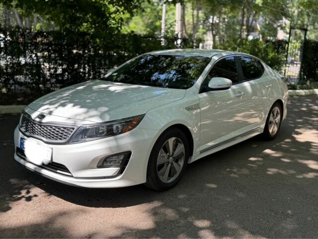 Киа Оптима 2015 в Одессе на Automoto.ua Белый Киа Оптима, объемом двигателя 2.4 л и пробегом 82 тыс. км за 13200 $, фото 1 на Automoto.ua