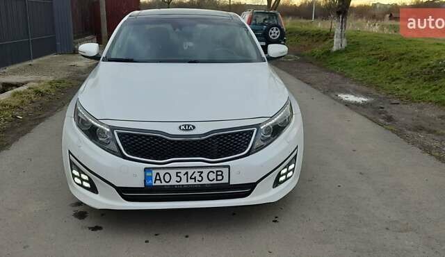 Белый Киа Оптима, объемом двигателя 1.69 л и пробегом 225 тыс. км за 10300 $, фото 1 на Automoto.ua
