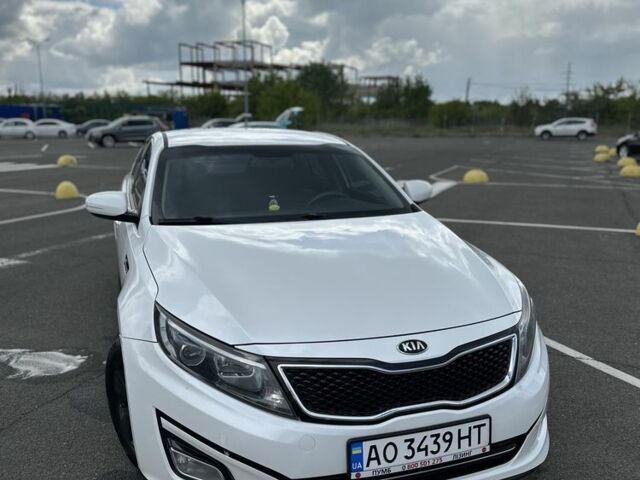 Білий Кіа Оптіма, об'ємом двигуна 2 л та пробігом 133 тис. км за 12000 $, фото 1 на Automoto.ua