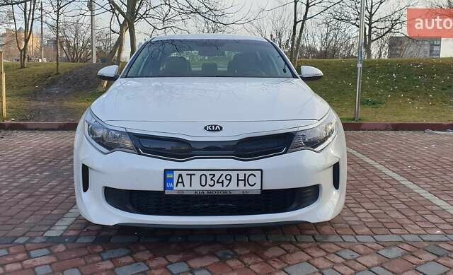 Белый Киа Оптима, объемом двигателя 2 л и пробегом 65 тыс. км за 17000 $, фото 1 на Automoto.ua