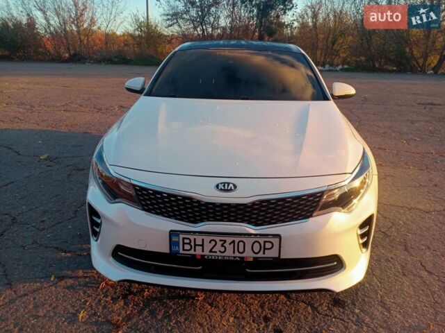 Білий Кіа Оптіма, об'ємом двигуна 2 л та пробігом 48 тис. км за 12999 $, фото 1 на Automoto.ua