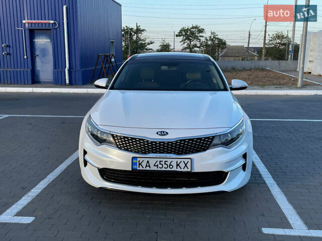Білий Кіа Оптіма, об'ємом двигуна 2.36 л та пробігом 129 тис. км за 12550 $, фото 1 на Automoto.ua