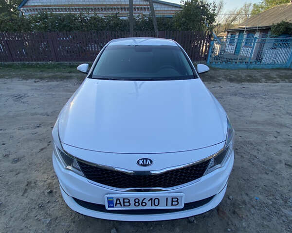 Білий Кіа Оптіма, об'ємом двигуна 2.4 л та пробігом 100 тис. км за 11000 $, фото 1 на Automoto.ua