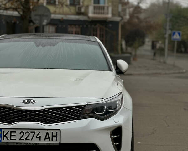 Белый Киа Оптима, объемом двигателя 2 л и пробегом 166 тыс. км за 15000 $, фото 1 на Automoto.ua