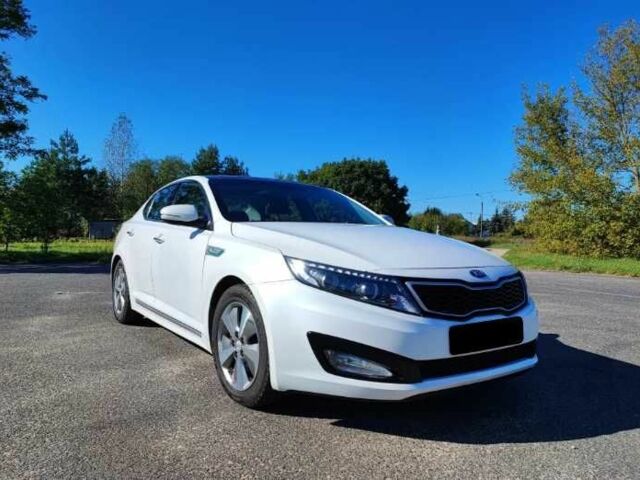 Белый Киа Оптима, объемом двигателя 2 л и пробегом 118 тыс. км за 9100 $, фото 1 на Automoto.ua